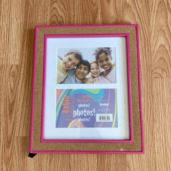 Pink and cork Picture frame with two 4 x 6 spots for pictures very cute - Picture 1 of 4